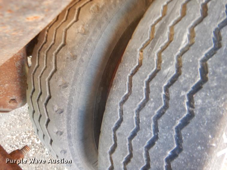 image for item FG9464 1997 Wilson PSADL-300P livestock trailer