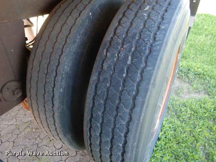 image for item FG9464 1997 Wilson PSADL-300P livestock trailer