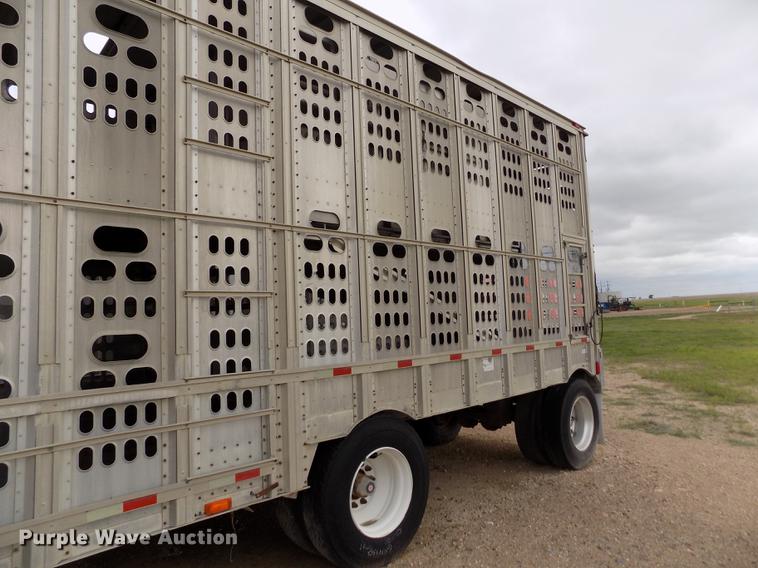 image for item FG9465 2001 Barrett livestock trailer