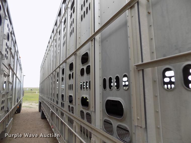 image for item FG9465 2001 Barrett livestock trailer