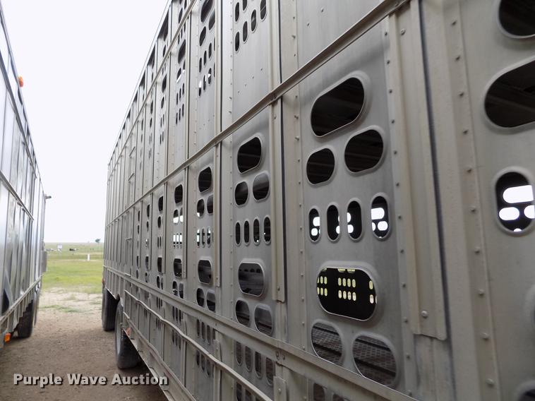 image for item FG9465 2001 Barrett livestock trailer