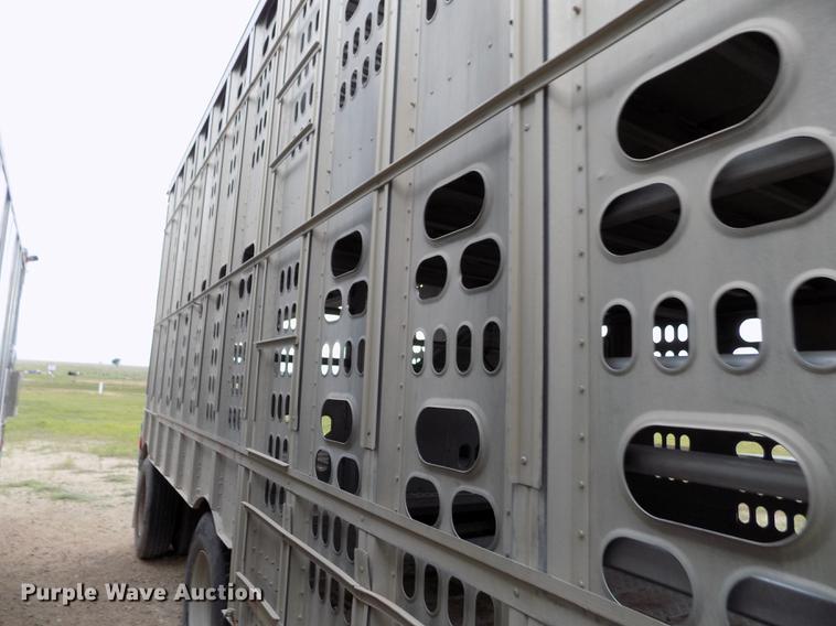 image for item FG9465 2001 Barrett livestock trailer