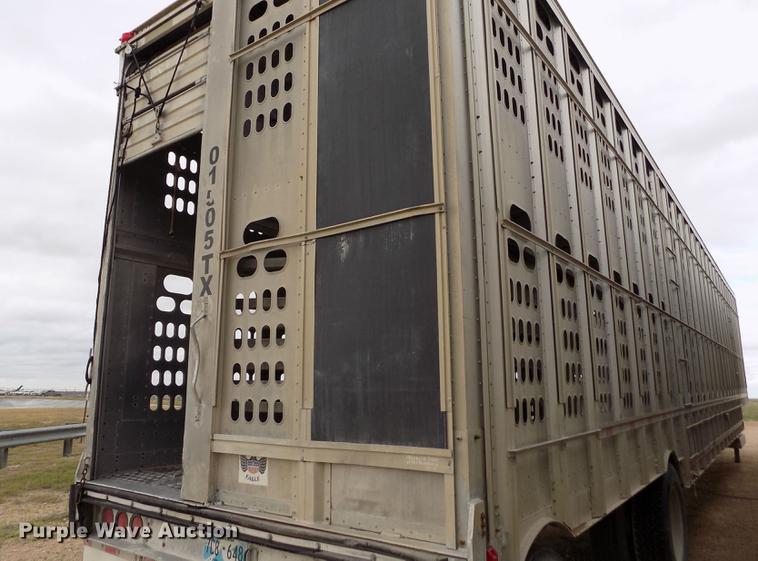 image for item FG9465 2001 Barrett livestock trailer