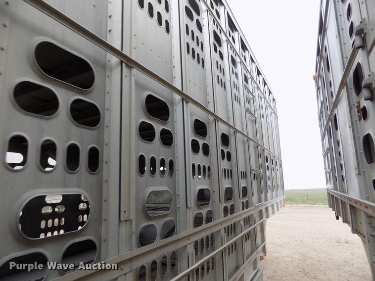 image for item FG9465 2001 Barrett livestock trailer