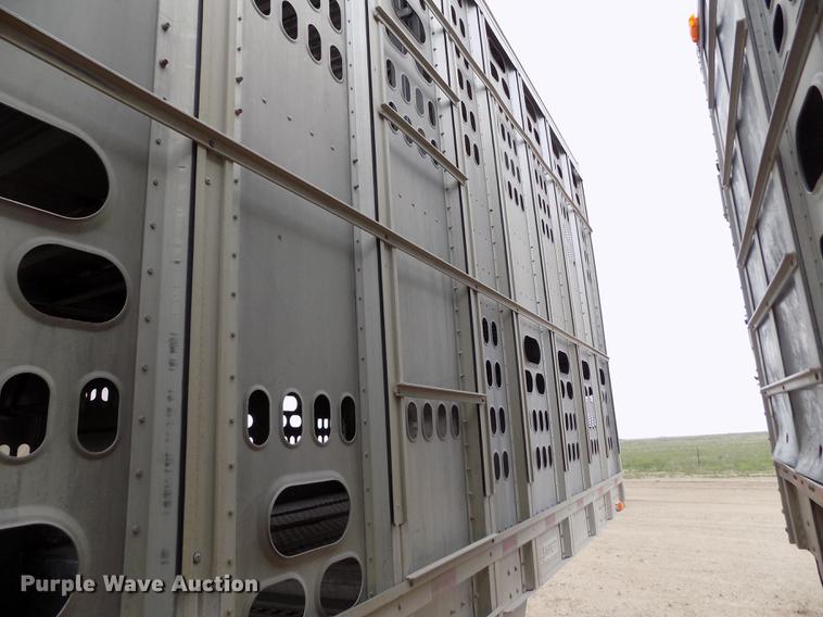 image for item FG9465 2001 Barrett livestock trailer