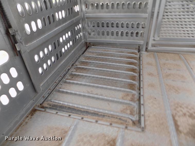 image for item FG9465 2001 Barrett livestock trailer