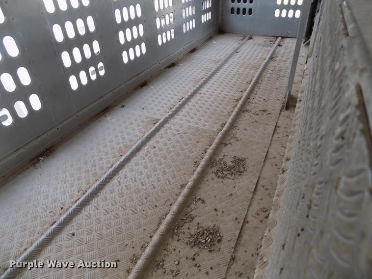 image for item FG9465 2001 Barrett livestock trailer