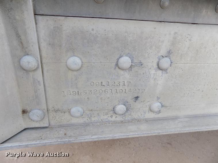 image for item FG9465 2001 Barrett livestock trailer