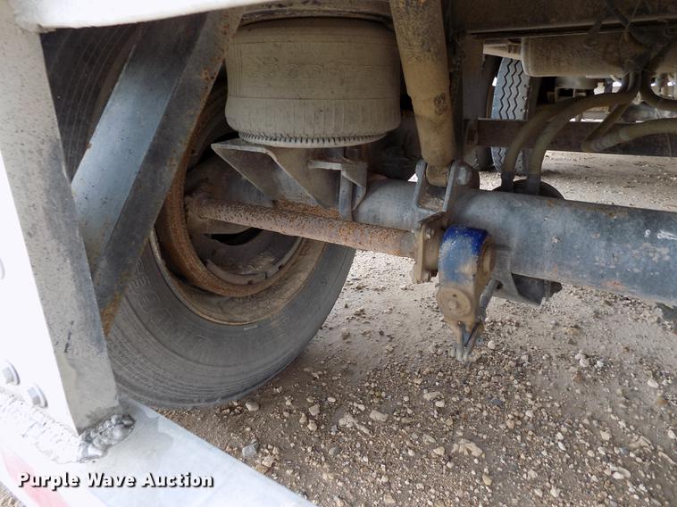 image for item FG9465 2001 Barrett livestock trailer