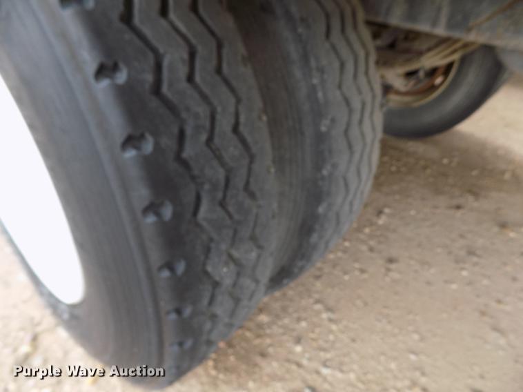 image for item FG9465 2001 Barrett livestock trailer