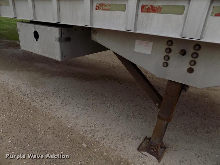 image for item FG9466 1998 Eby livestock trailer