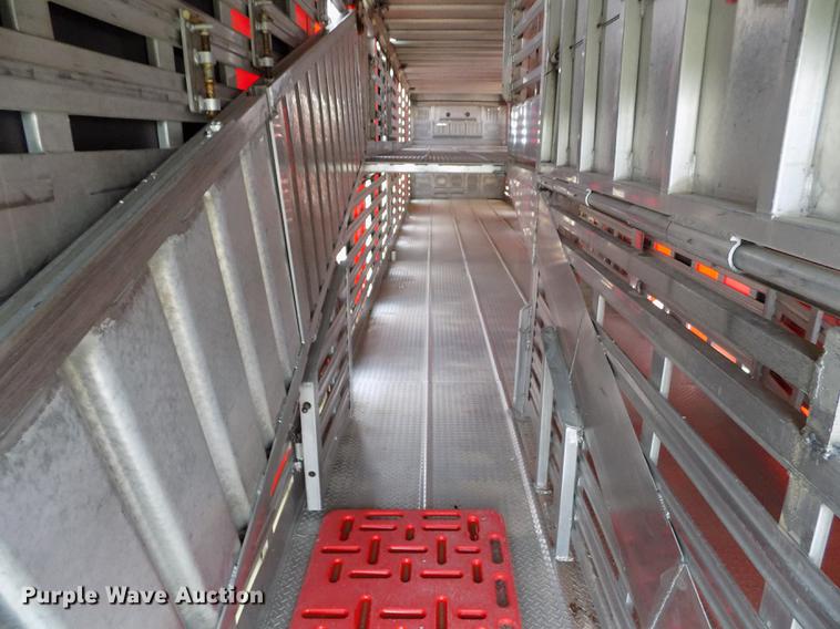 image for item FG9466 1998 Eby livestock trailer