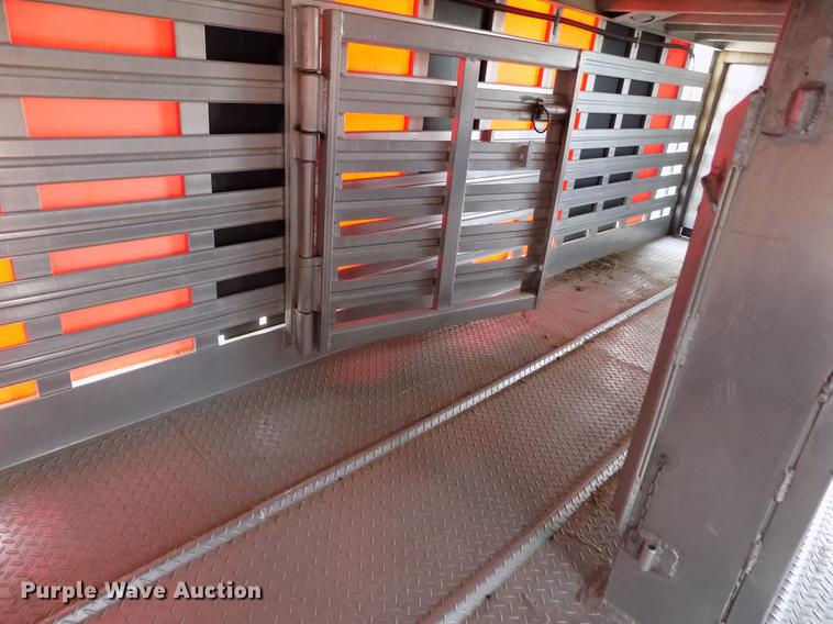 image for item FG9466 1998 Eby livestock trailer