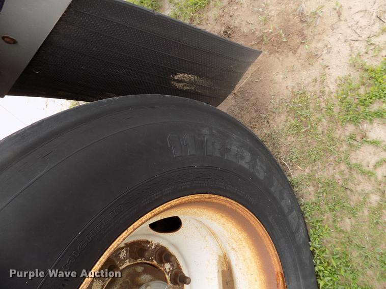 image for item FG9466 1998 Eby livestock trailer