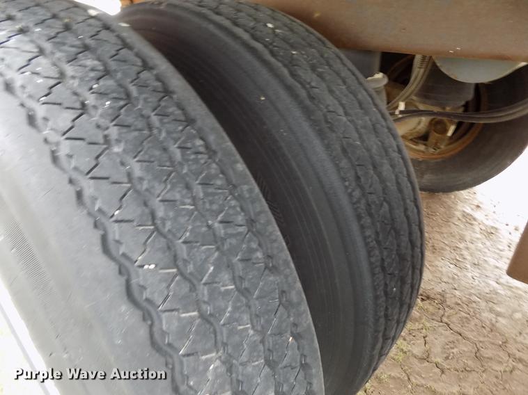 image for item FG9466 1998 Eby livestock trailer