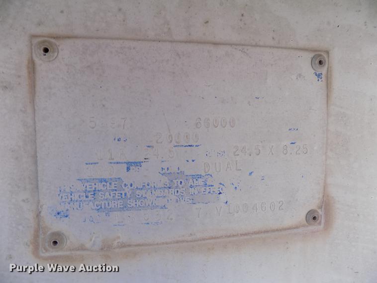 image for item FG9466 1998 Eby livestock trailer