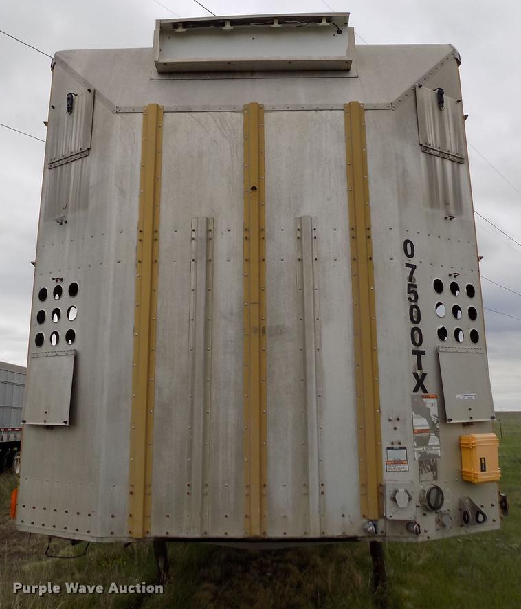 image for item FG9467 2007 Merritt livestock trailer