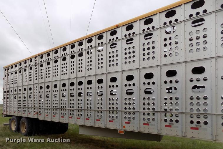 image for item FG9467 2007 Merritt livestock trailer