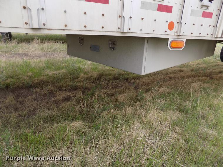 image for item FG9467 2007 Merritt livestock trailer