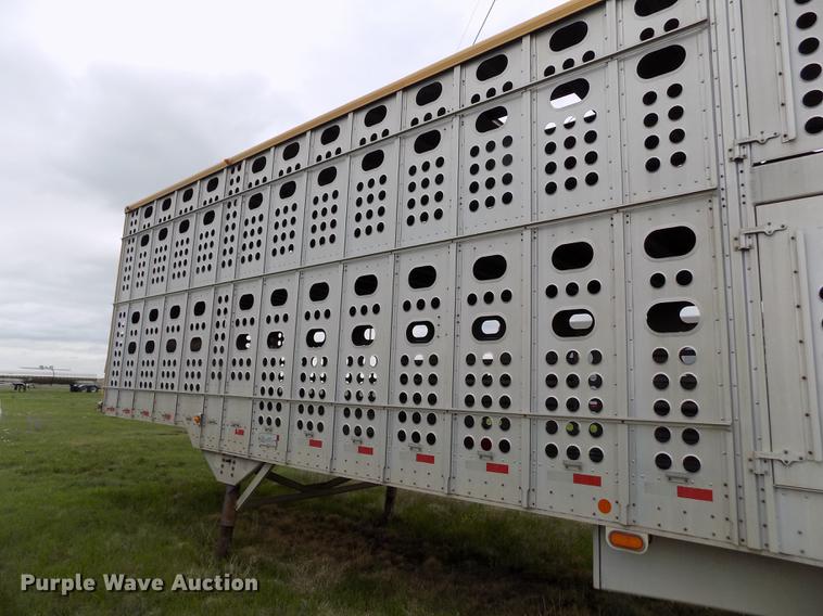 image for item FG9467 2007 Merritt livestock trailer