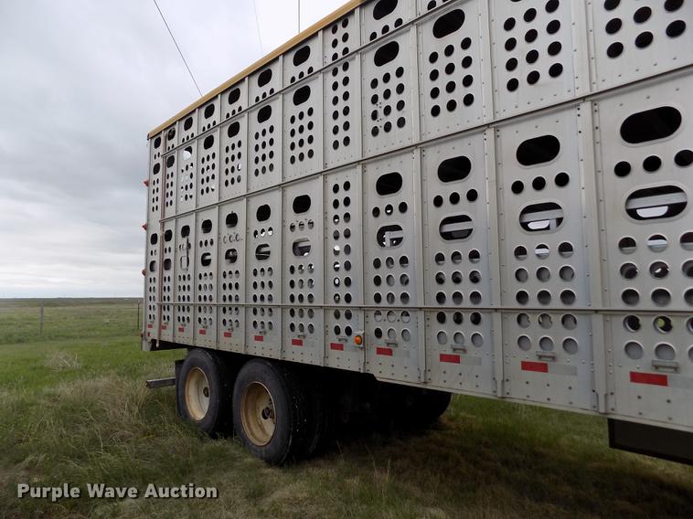image for item FG9467 2007 Merritt livestock trailer