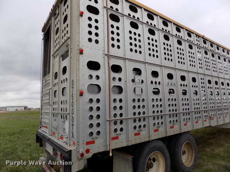 image for item FG9467 2007 Merritt livestock trailer