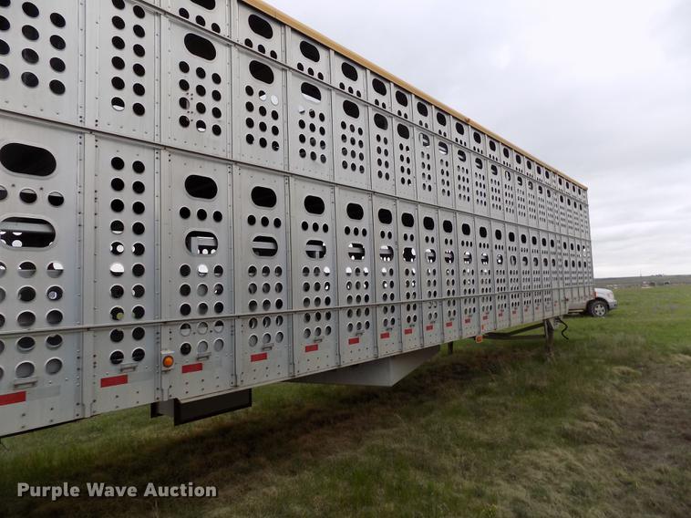 image for item FG9467 2007 Merritt livestock trailer