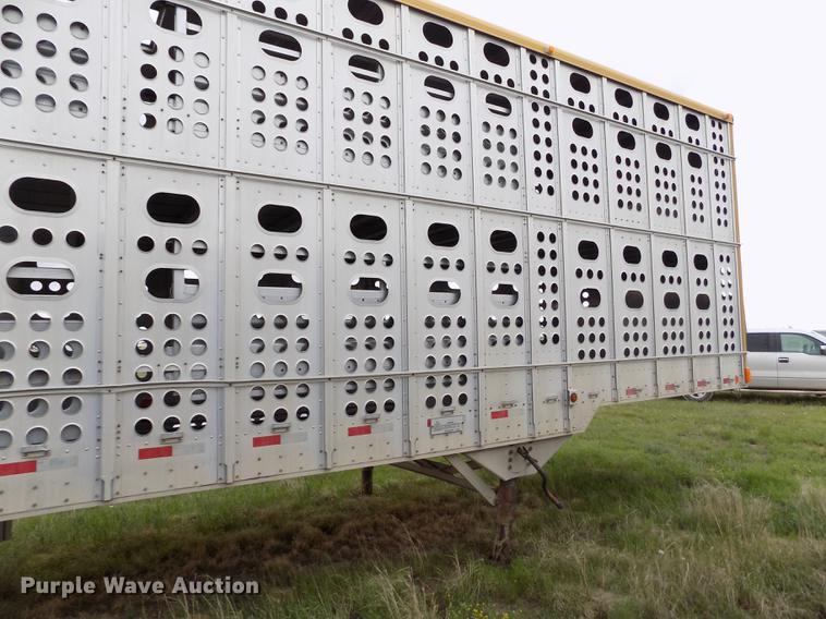 image for item FG9467 2007 Merritt livestock trailer