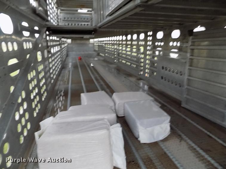 image for item FG9467 2007 Merritt livestock trailer