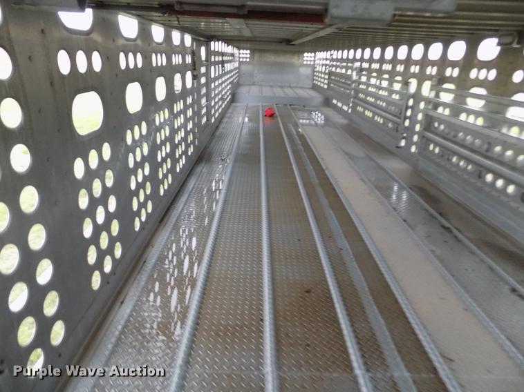 image for item FG9467 2007 Merritt livestock trailer