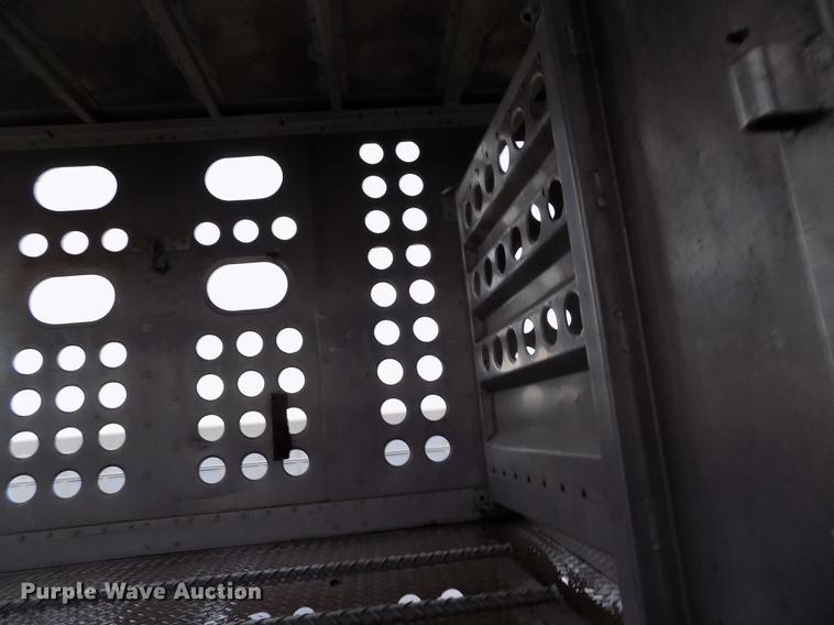 image for item FG9467 2007 Merritt livestock trailer