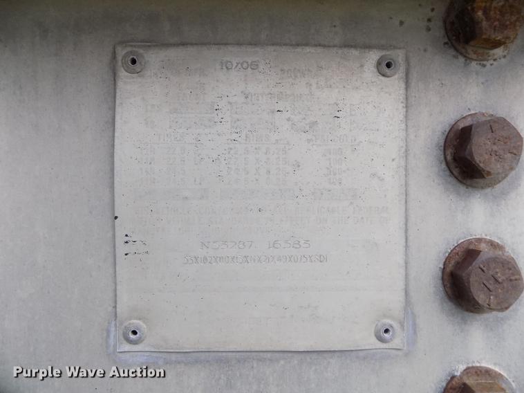 image for item FG9467 2007 Merritt livestock trailer