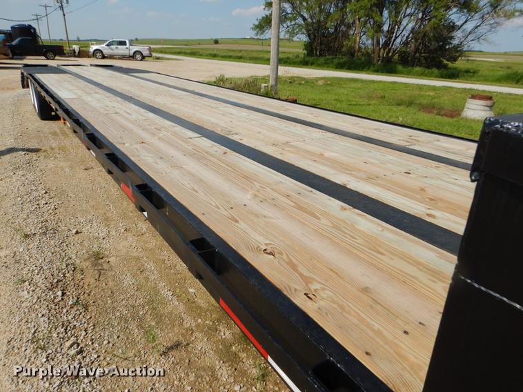 image for item FG9494 1998 Neville drop deck equipment trailer