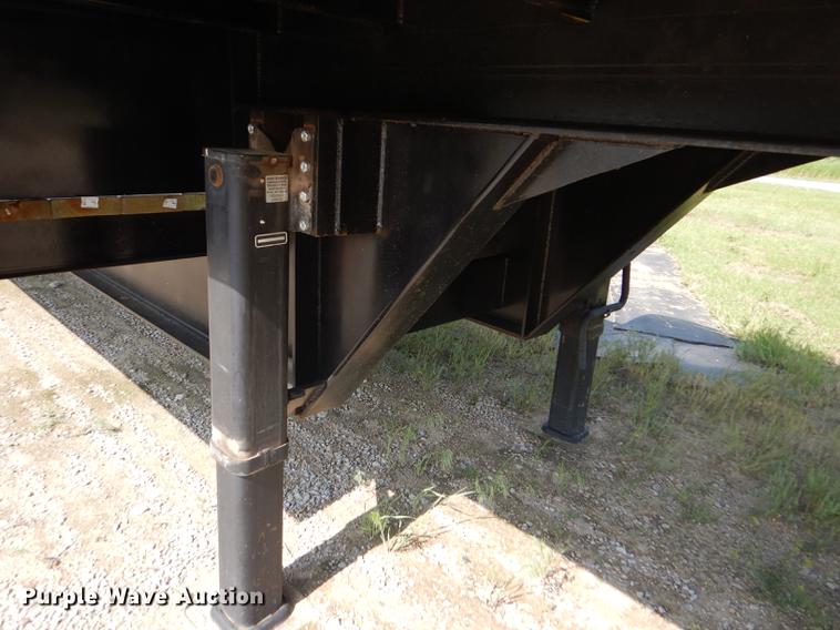 image for item FG9494 1998 Neville drop deck equipment trailer