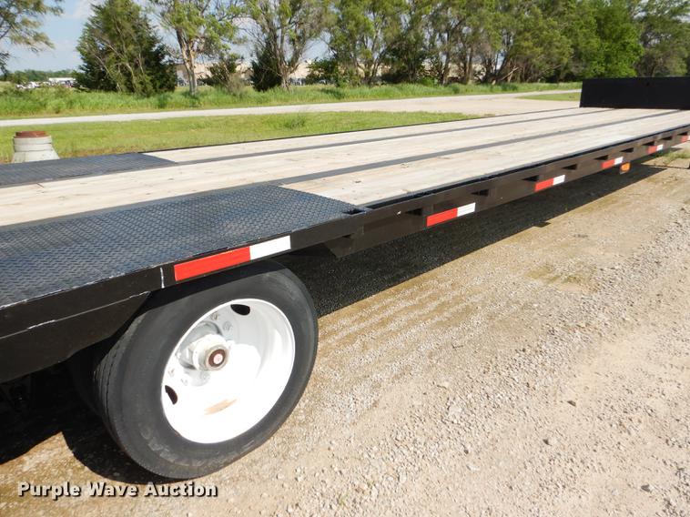 image for item FG9494 1998 Neville drop deck equipment trailer