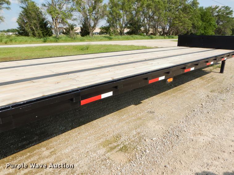 image for item FG9494 1998 Neville drop deck equipment trailer
