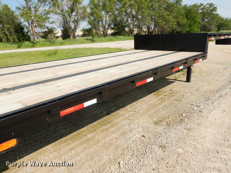 image for item FG9494 1998 Neville drop deck equipment trailer