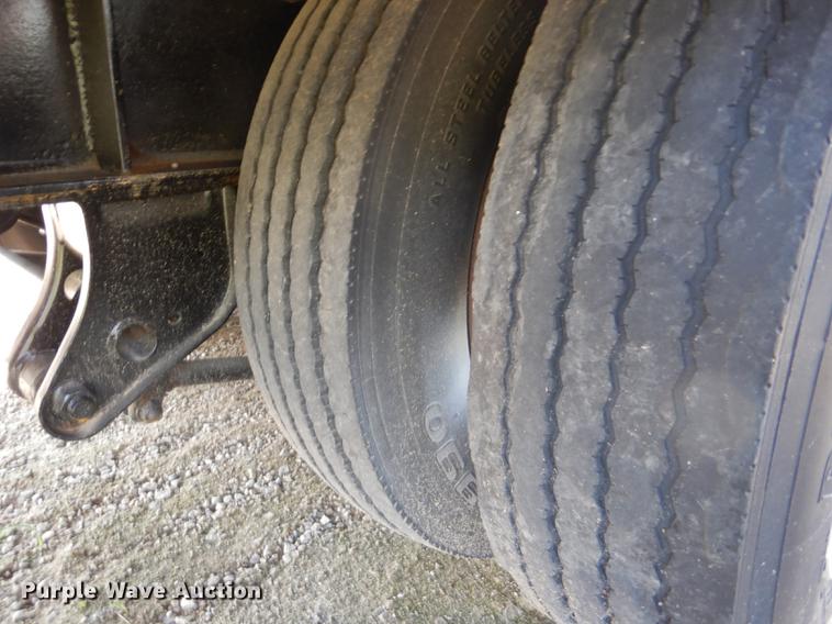 image for item FG9494 1998 Neville drop deck equipment trailer