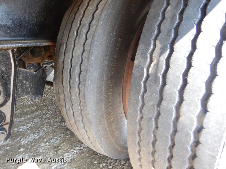 image for item FG9494 1998 Neville drop deck equipment trailer