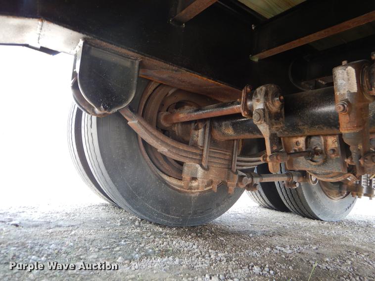 image for item FG9494 1998 Neville drop deck equipment trailer
