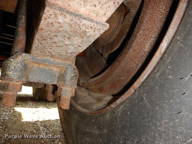 image for item FG9494 1998 Neville drop deck equipment trailer