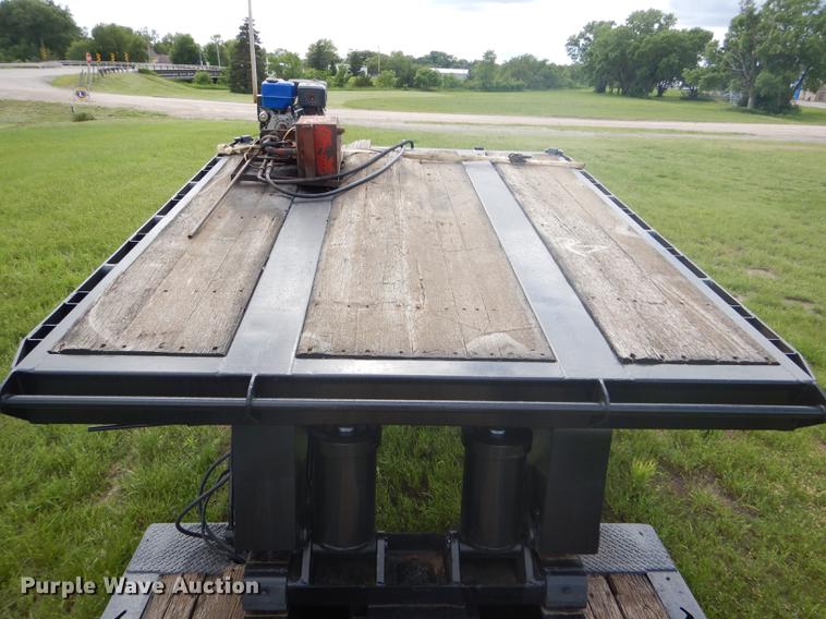 image for item FG9497 1998 Landoll Easy Hooker lowboy equipment trailer