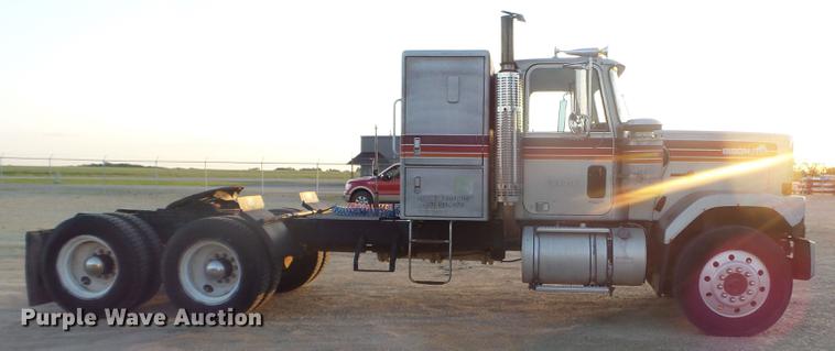 image for item FM9368 1979 Chevrolet Bison semi truck