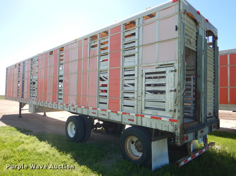 image for item FT9513 1999 Wilson ISAL-303P livestock trailer
