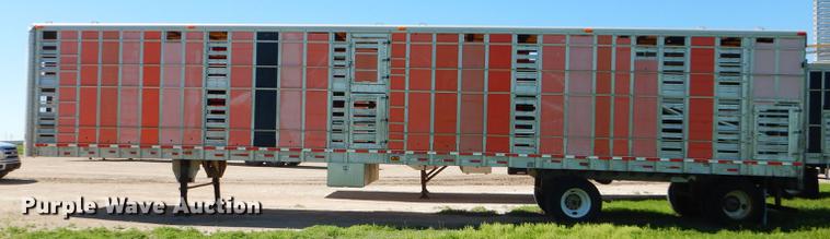image for item FT9513 1999 Wilson ISAL-303P livestock trailer