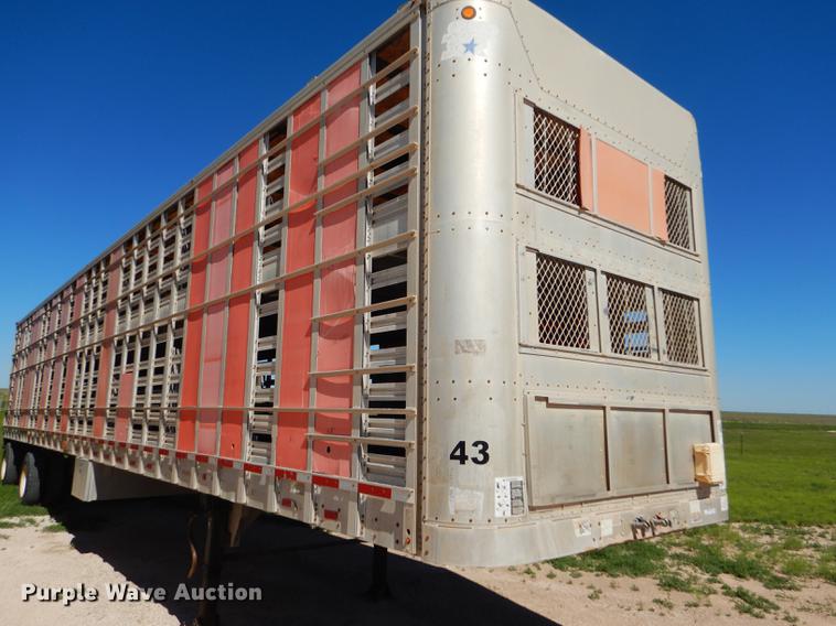 image for item FT9513 1999 Wilson ISAL-303P livestock trailer