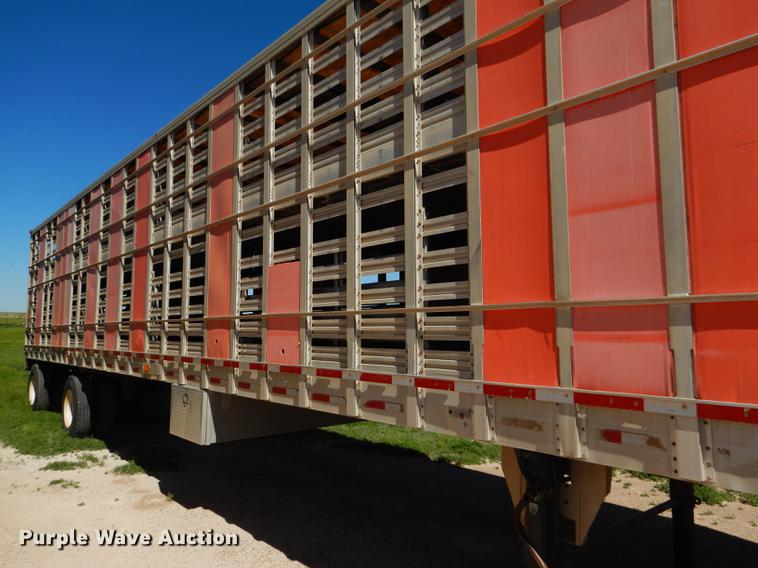 image for item FT9513 1999 Wilson ISAL-303P livestock trailer