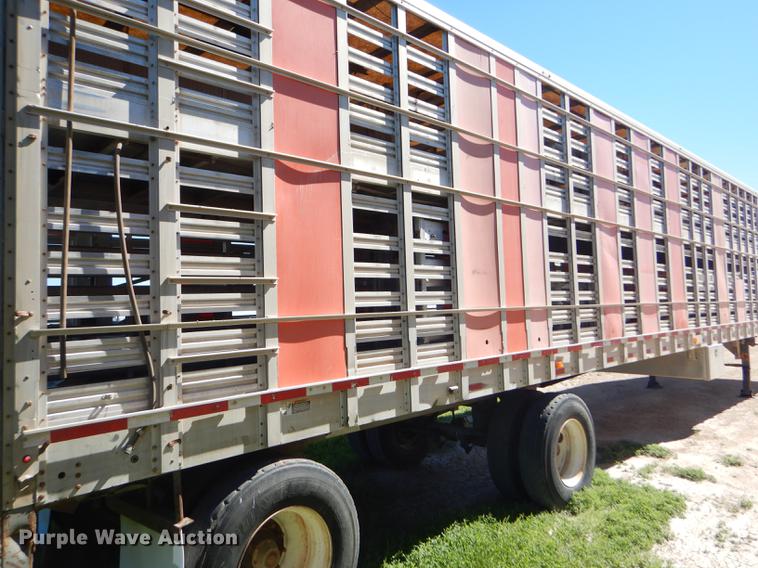 image for item FT9513 1999 Wilson ISAL-303P livestock trailer