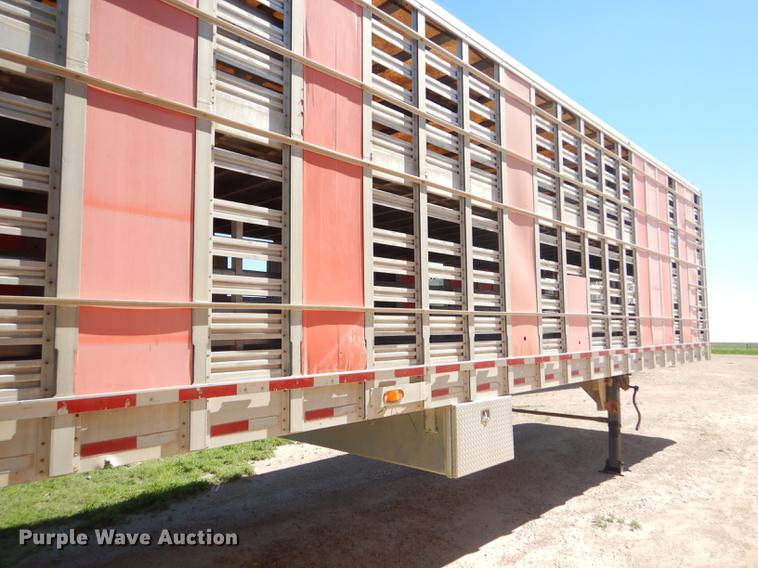 image for item FT9513 1999 Wilson ISAL-303P livestock trailer