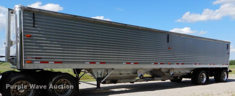 image for item FT9533 2017 Timpte Super Hopper double hopper bottom grain trailer